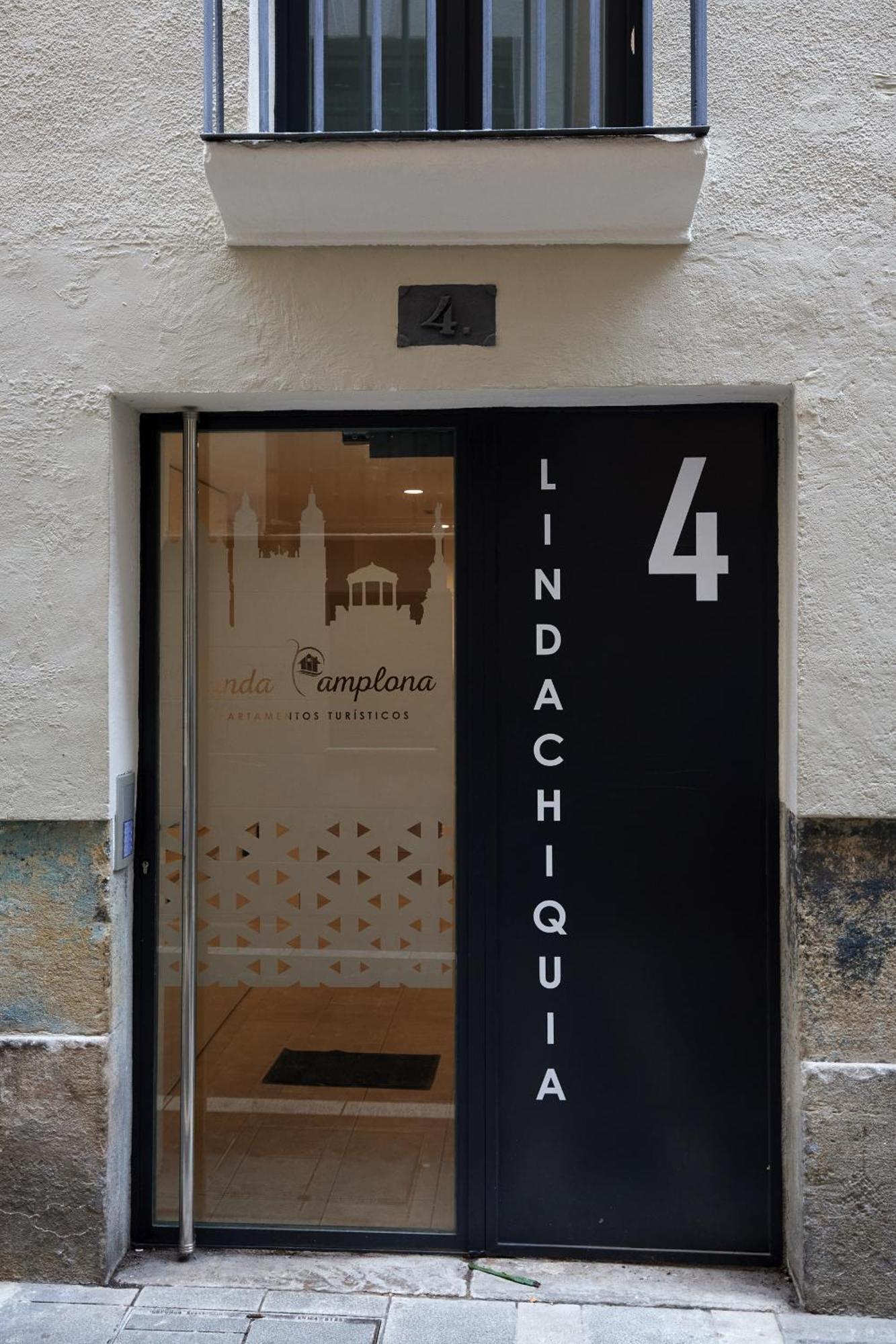 Tuapartamento Lindapamplona Apartment Екстериор снимка